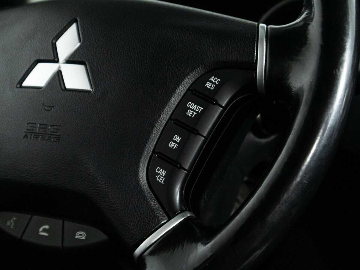 Б/У Митсубиши Паджеро 2012 года. Фото: #17