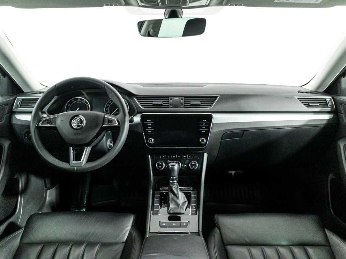 Skoda Superb 2019 года с пробегом. Фото: #12