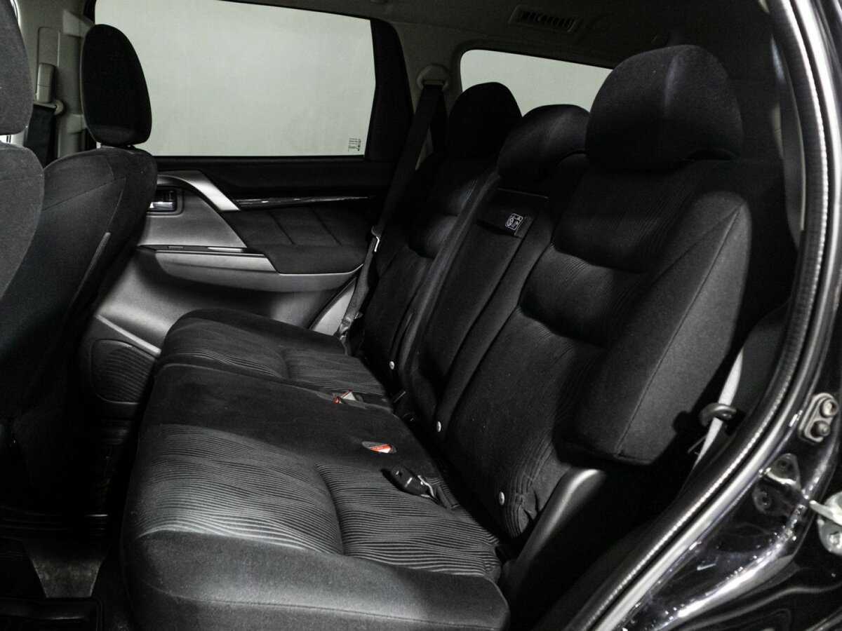 Mitsubishi Pajero Sport 2018 года с пробегом. Фото: #9