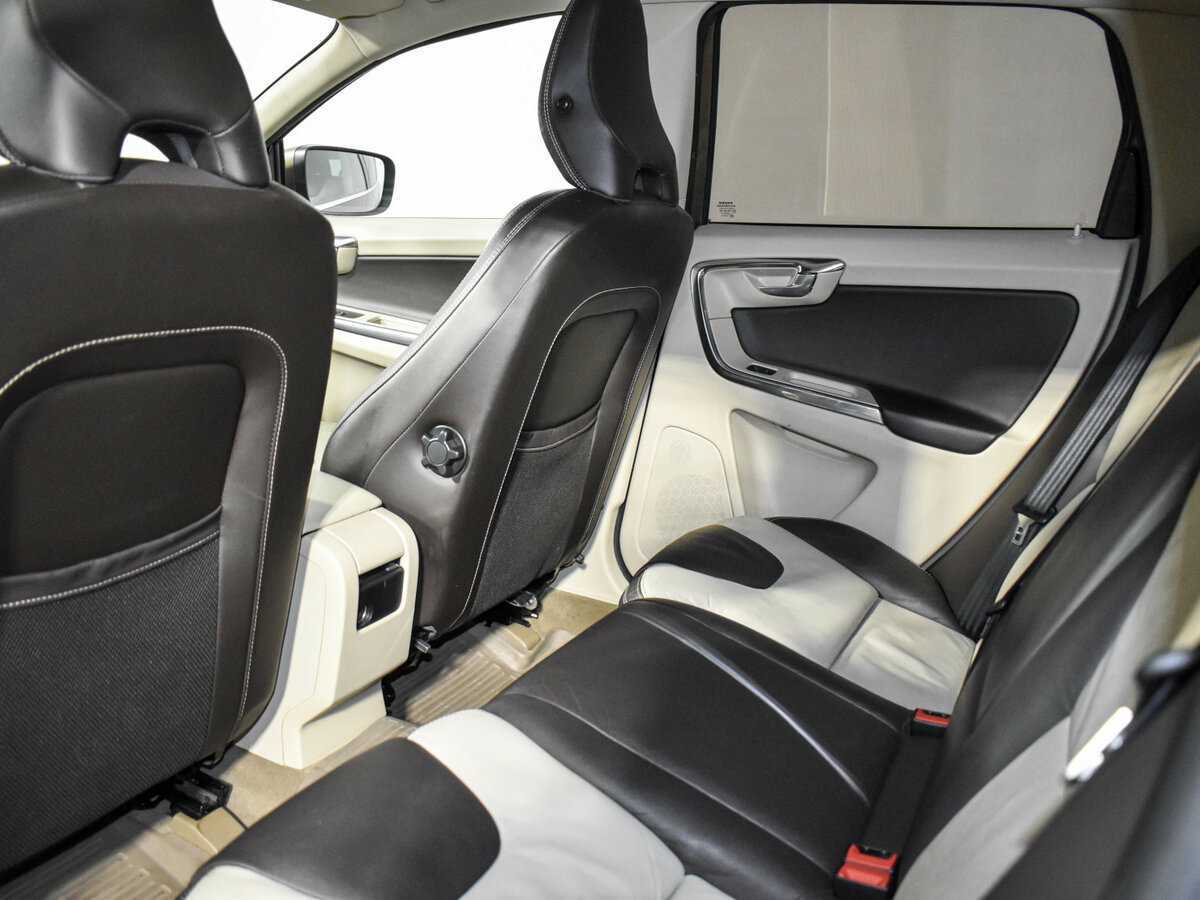 Б/У Вольво ИксЦ60 2012 года. Фото: #10