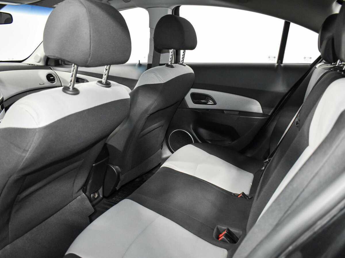 Б/У Шевроле Круз 2013 года. Фото: #10