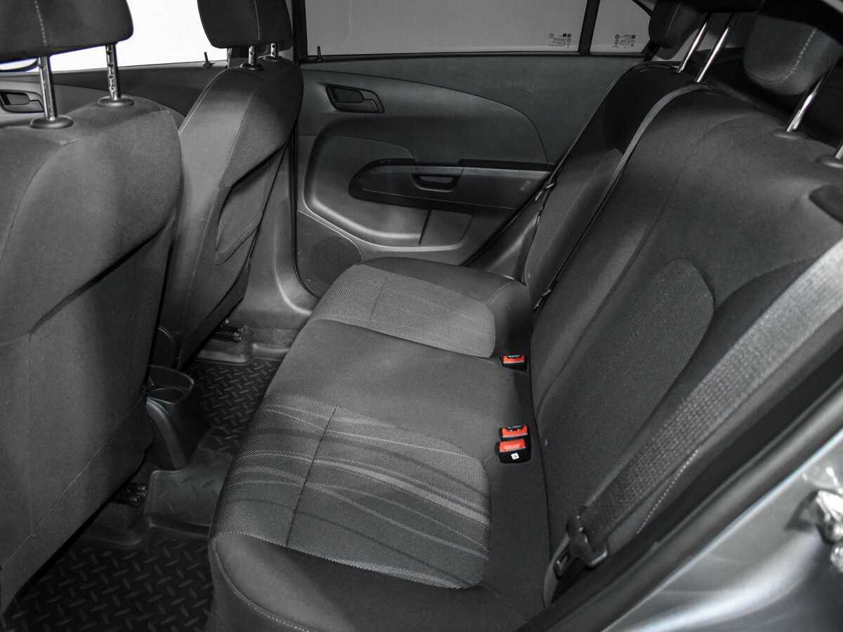 Б/У Шевроле Авео 2014 года. Фото: #9