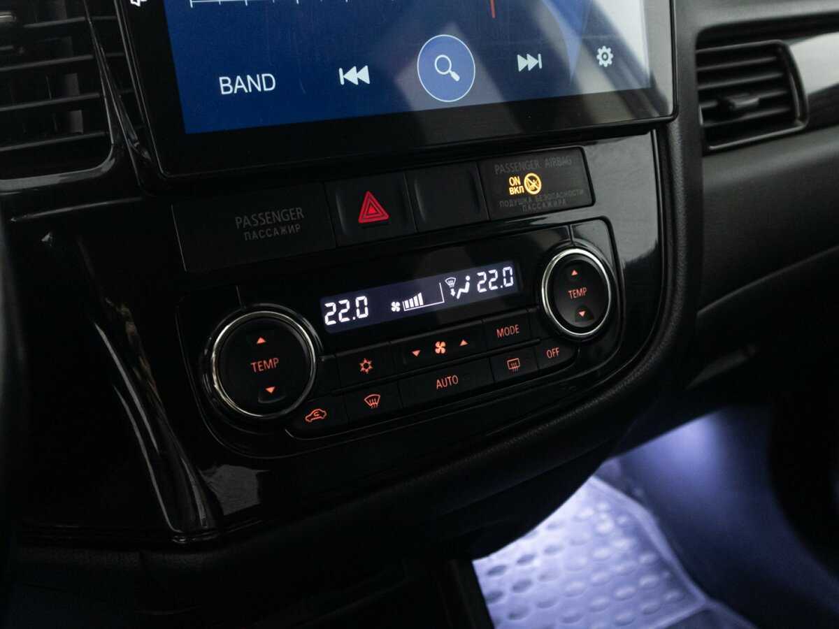 Б/У Митсубиши Оутлэндер 2016 года. Фото: #16