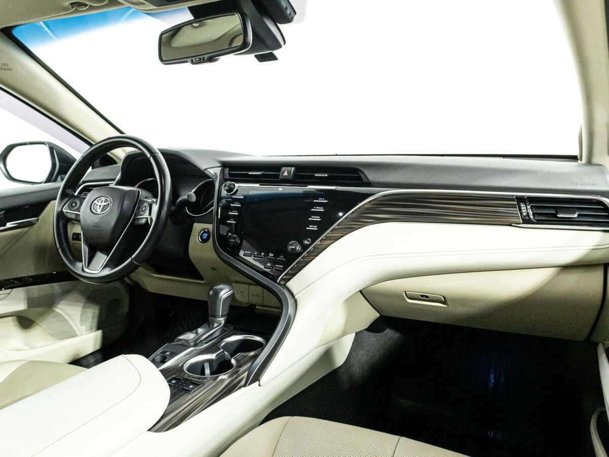 Toyota Camry 2018 года с пробегом. Фото: #8
