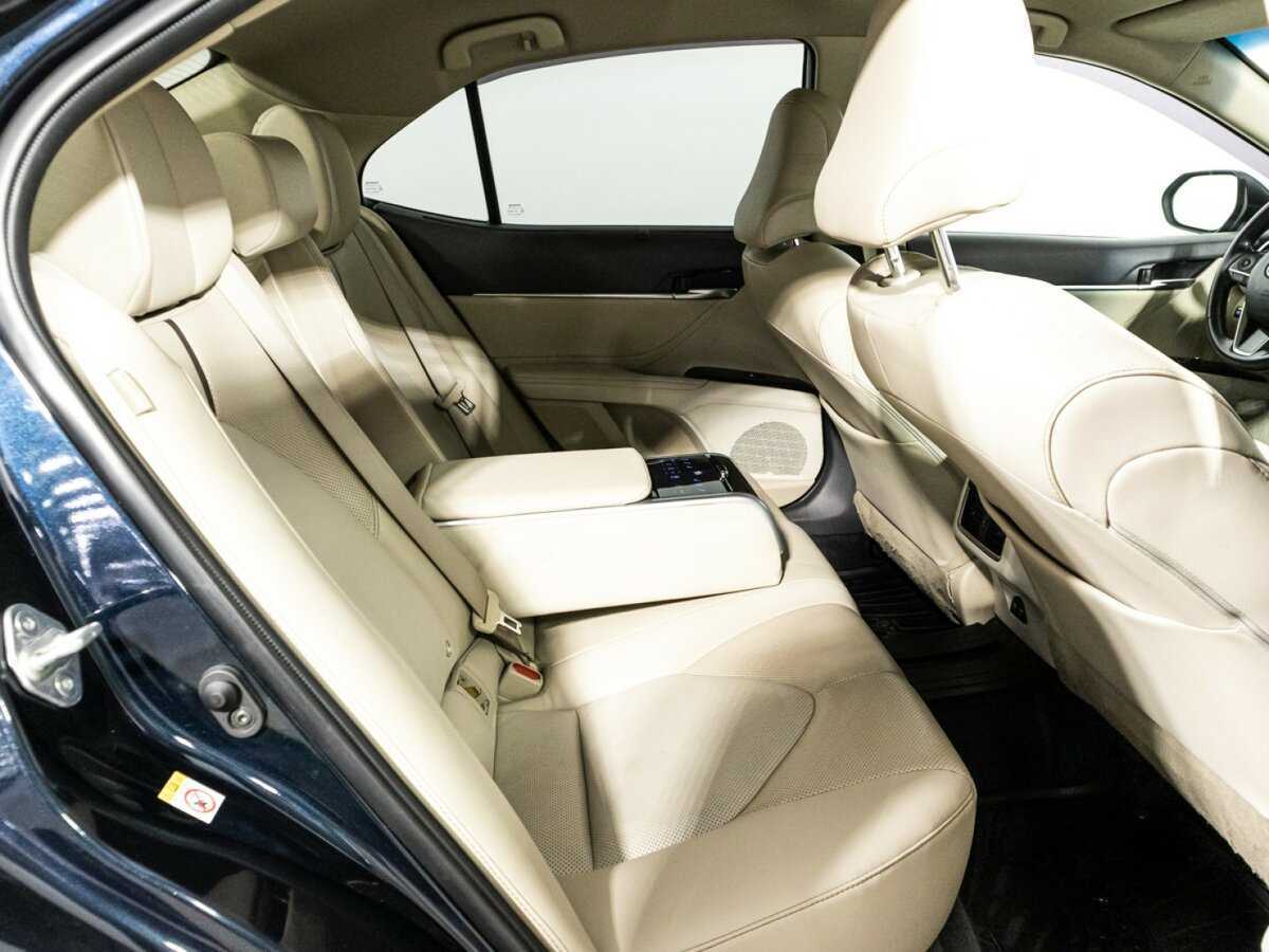 Toyota Camry 2018 года с пробегом. Фото: #25