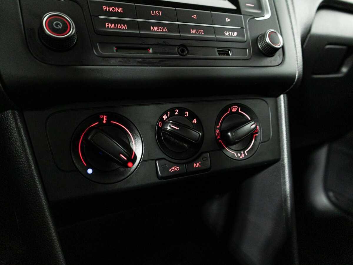 Б/У Фольксваген Поло 2017 года. Фото: #14