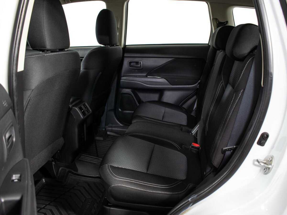 Mitsubishi Outlander 2020 года с пробегом. Фото: #9