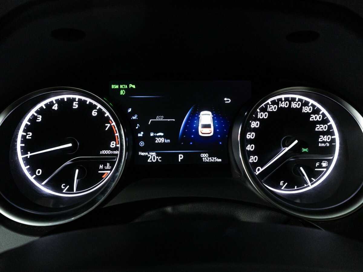 Toyota Camry 2018 года с пробегом. Фото: #11