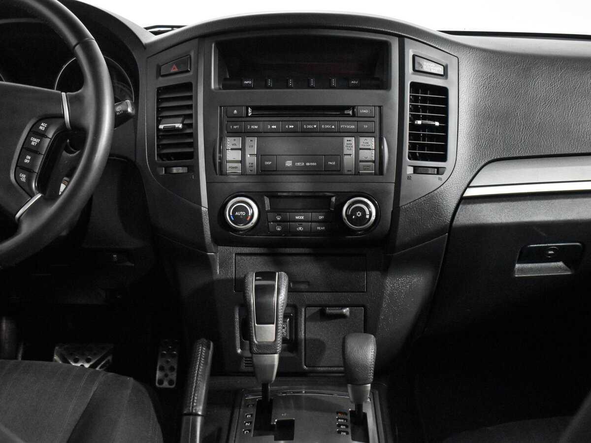 Mitsubishi Pajero 2013 года с пробегом. Фото: #11