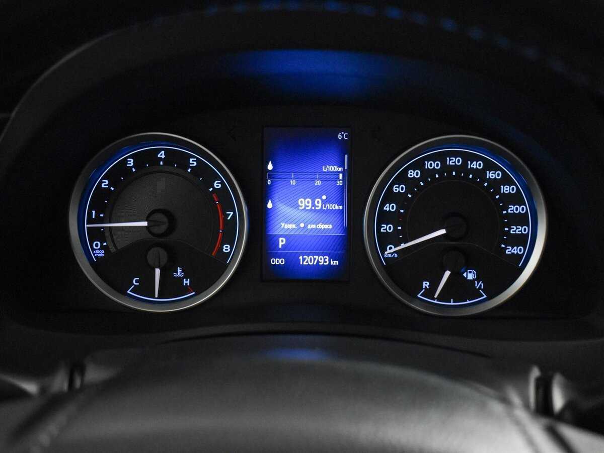 Б/У Тойота Королла 2016 года. Фото: #19