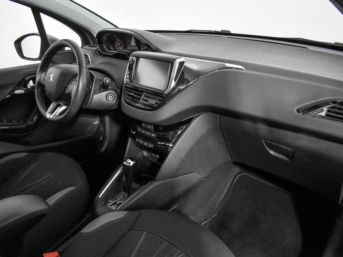 Б/У Пежо 208 2014 года. Фото: #12