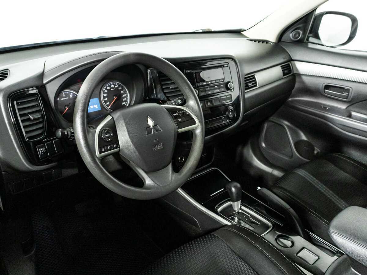 Mitsubishi Outlander 2018 года с пробегом. Фото: #10