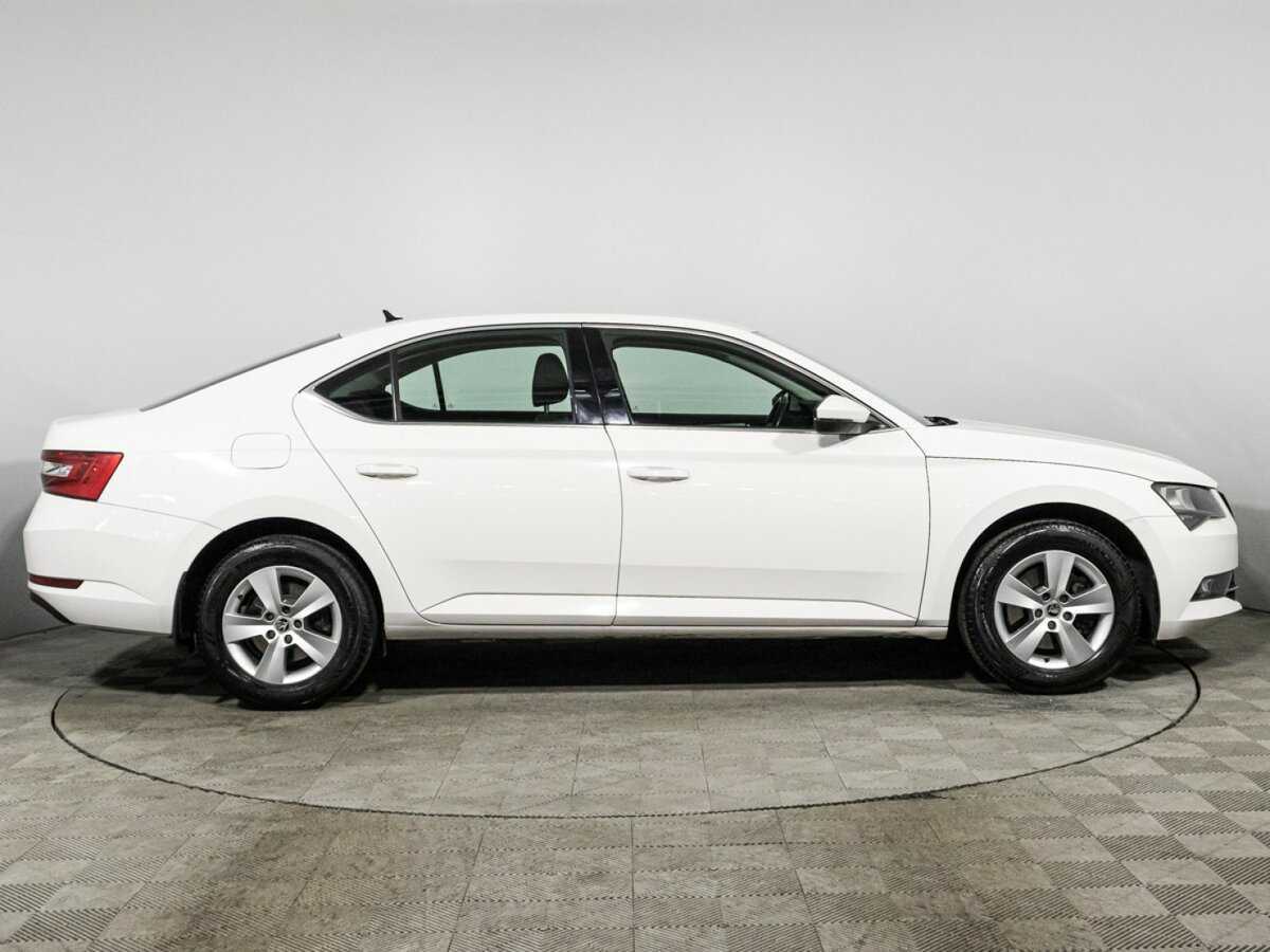 Б/У Шкода Суперб 2016 года. Фото: #3