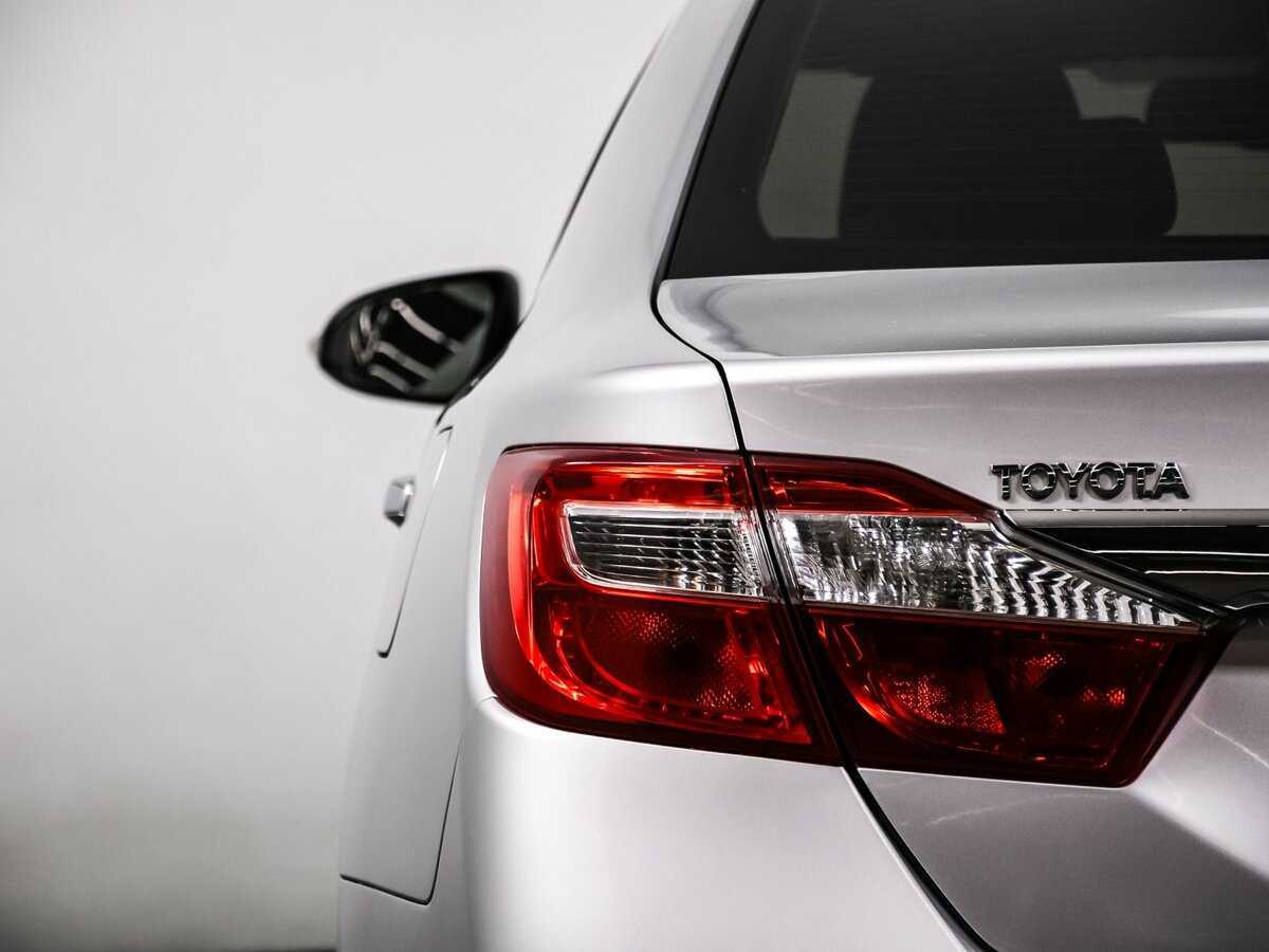 Б/У Тойота Камри 2014 года. Фото: #13