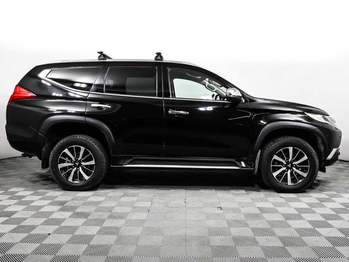 Mitsubishi Pajero Sport 2018 года с пробегом. Фото: #3