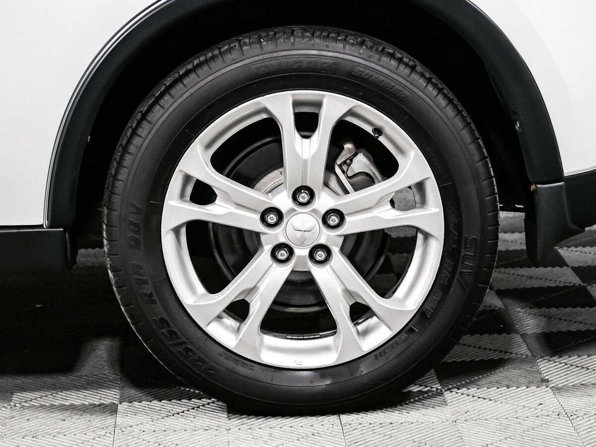 Б/У Митсубиши Оутлэндер 2014 года. Фото: #13