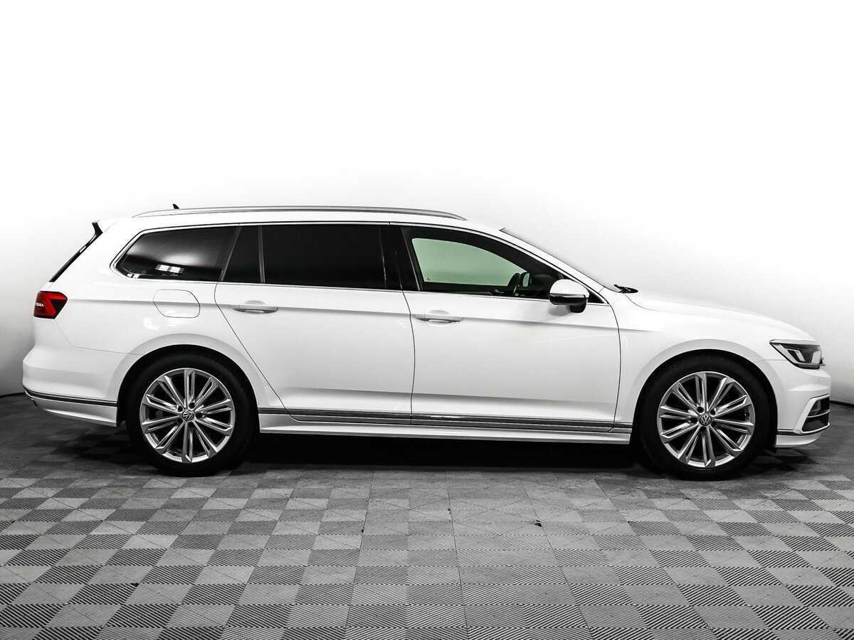 Volkswagen Passat 2019 года с пробегом. Фото: #3