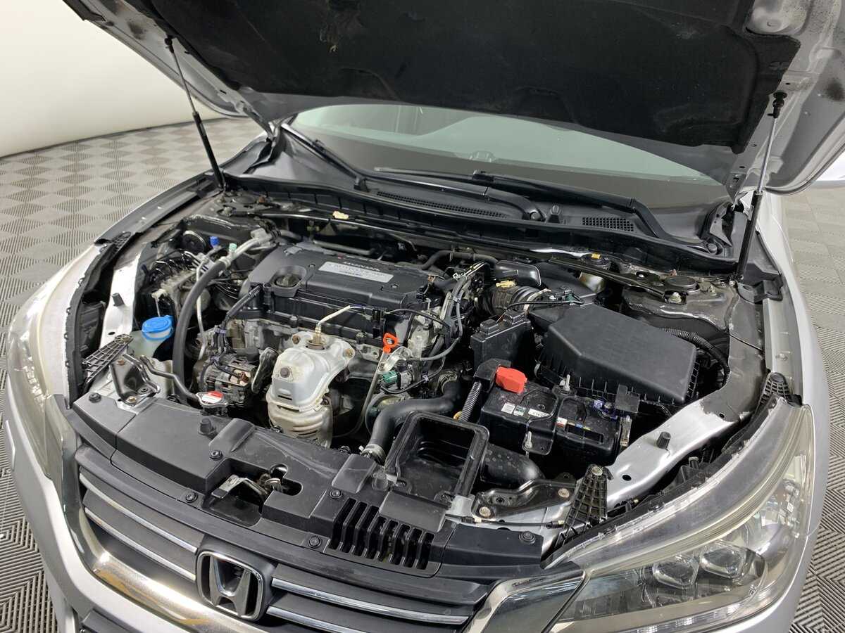 Б/У Хонда Аккорд 2013 года. Фото: #8