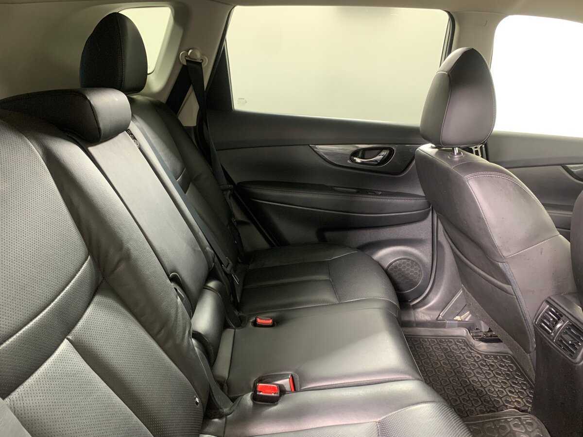 Б/У Ниссан Икс-Трейл 2016 года. Фото: #17