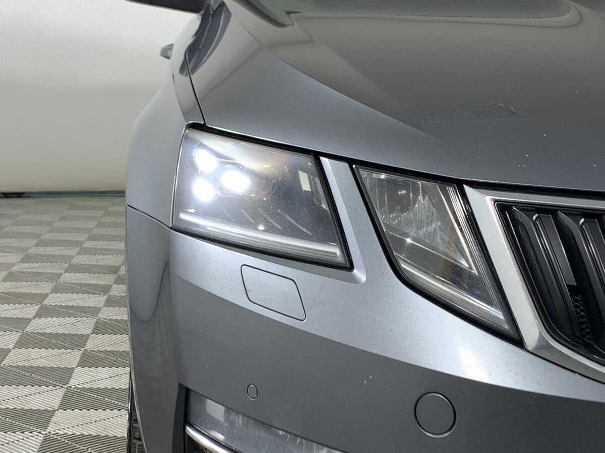 Б/У Шкода Октавия 2018 года. Фото: #9