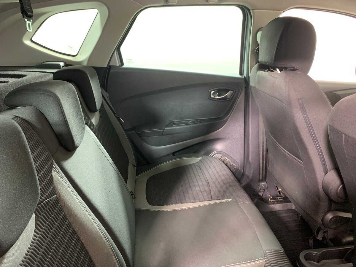 Б/У Рено Каптюр 2019 года. Фото: #17