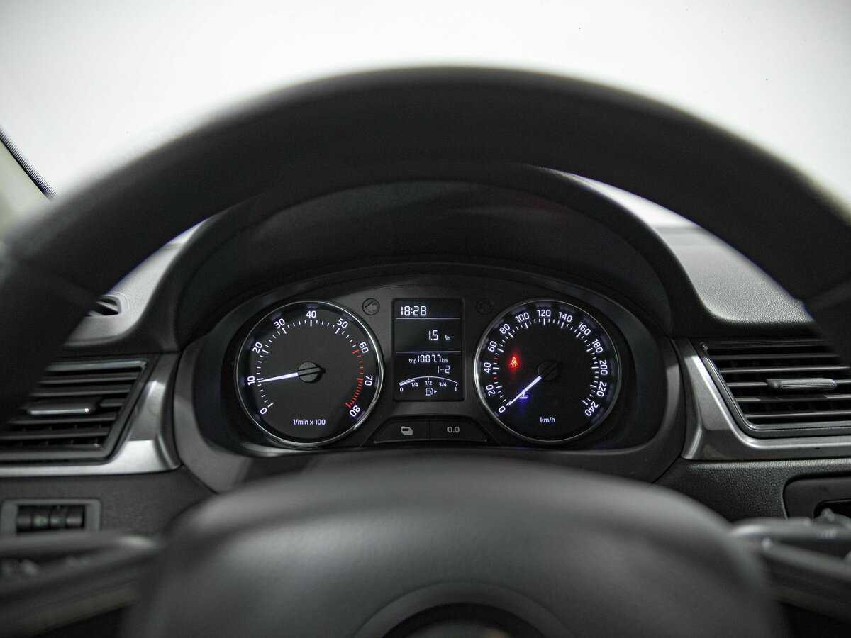 Б/У Шкода Рапид 2015 года. Фото: #6