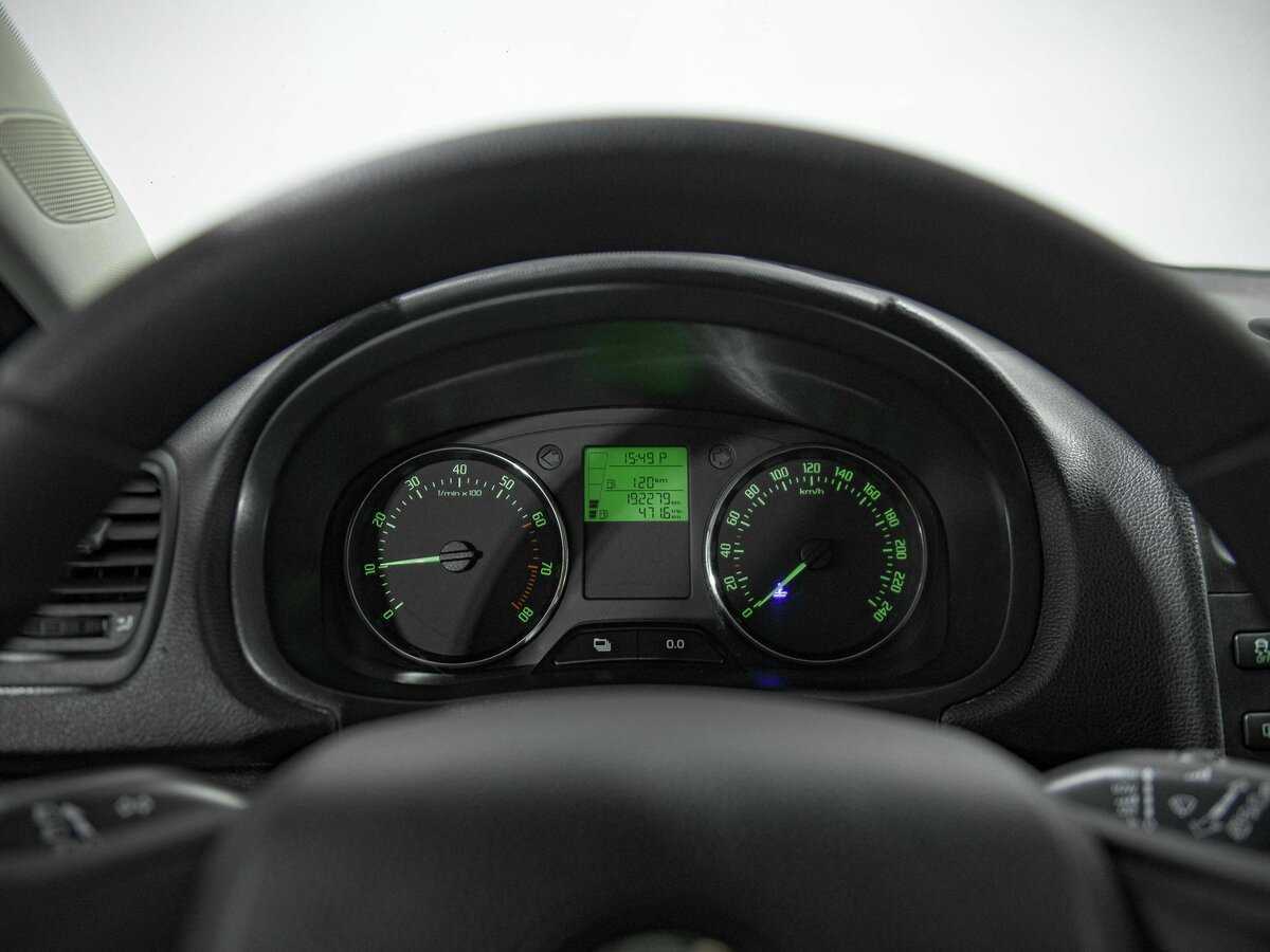 Б/У Шкода Фабия 2013 года. Фото: #6