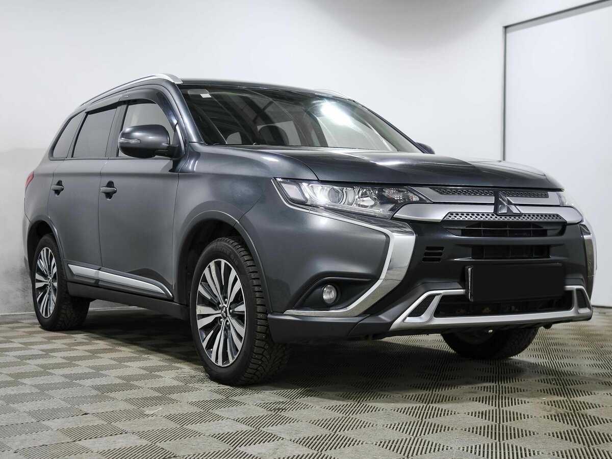 Mitsubishi Outlander 2018 года с пробегом. Фото: #2