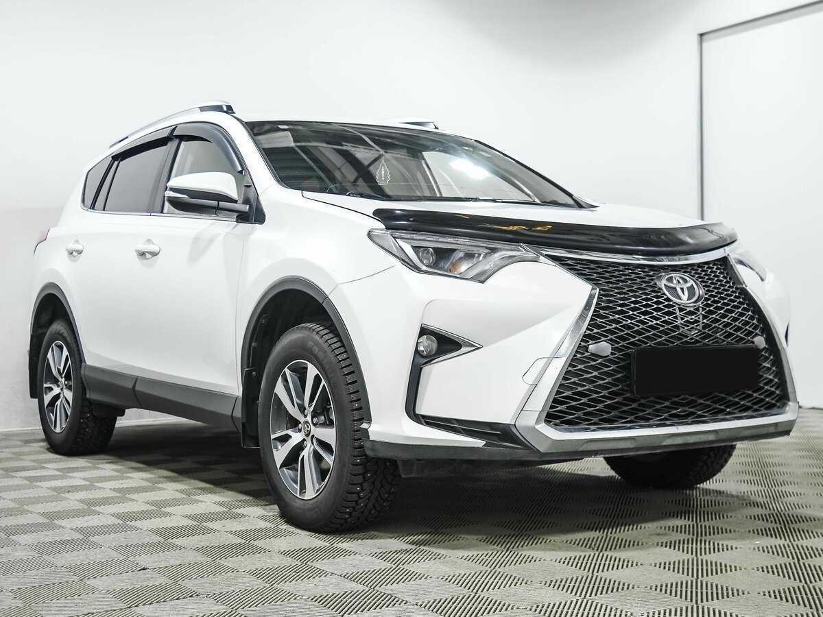 Toyota RAV4 2018 года с пробегом. Фото: #2