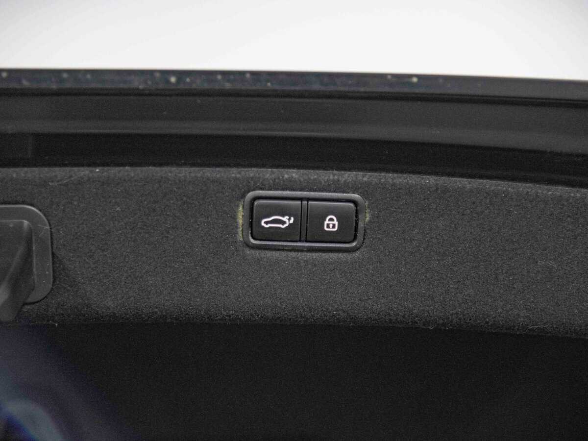 Hyundai Genesis 2014 года с пробегом. Фото: #24