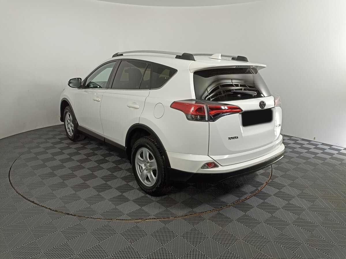 Toyota RAV4 2017 года с пробегом. Фото: #4