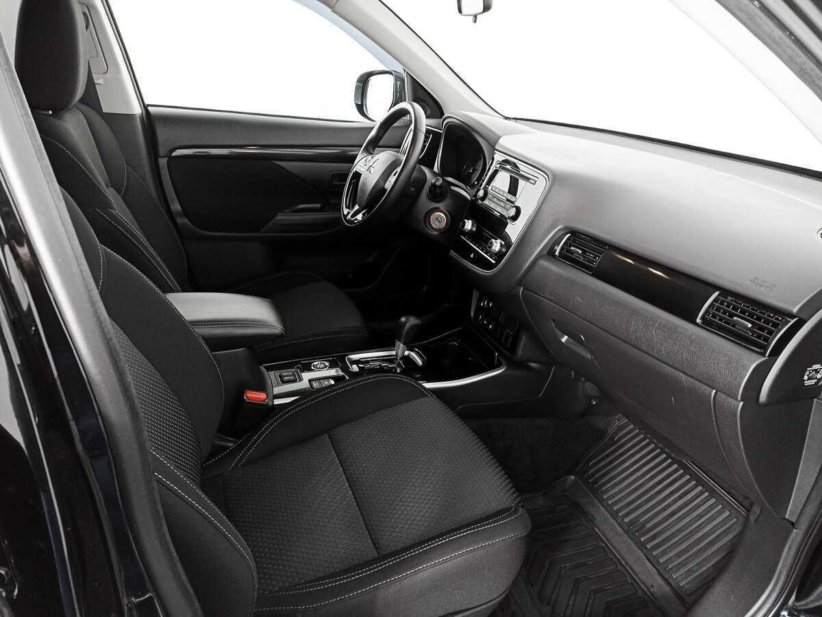 Mitsubishi Outlander 2021 года с пробегом. Фото: #7