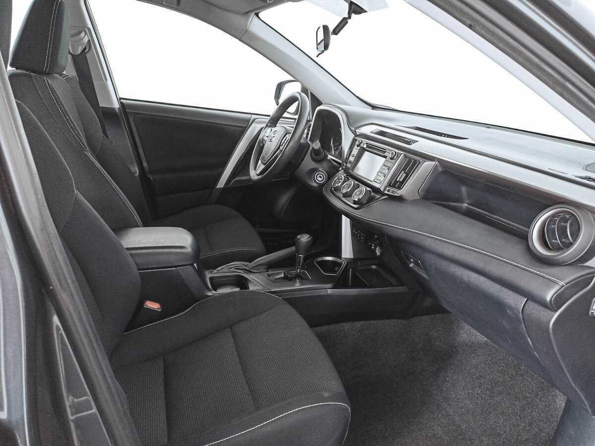Toyota RAV4 2015 года с пробегом. Фото: #9
