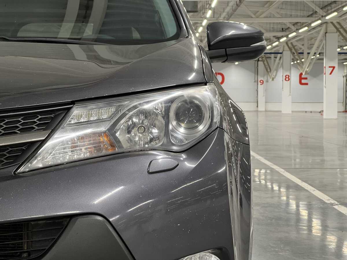 Б/У Тойота Рав4 2014 года. Фото: #16