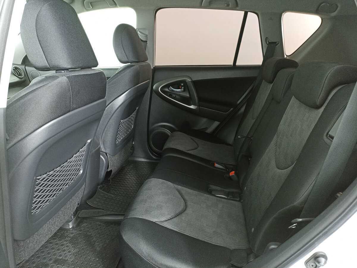 Б/У Тойота Рав4 2012 года. Фото: #9