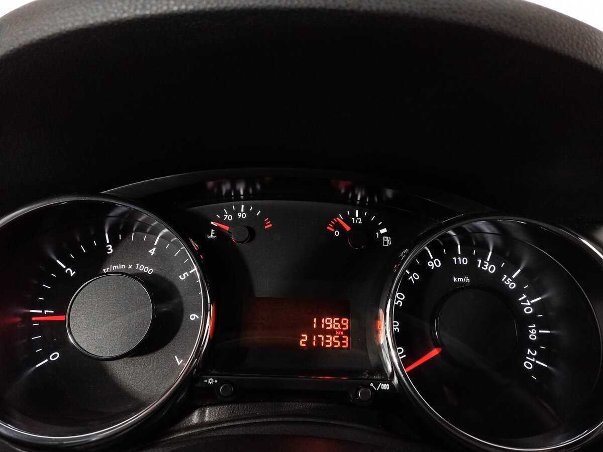 Б/У Пежо 3008 2012 года. Фото: #9