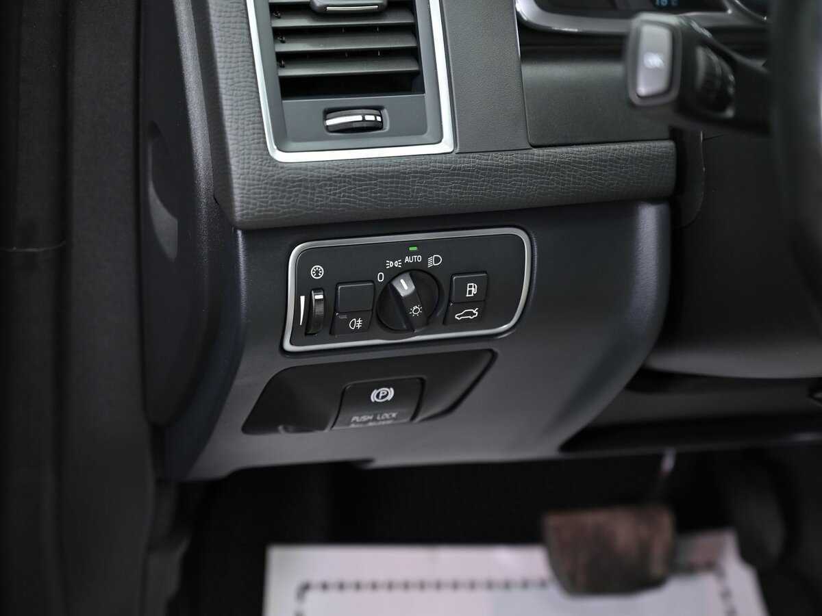 Б/У Вольво ИксЦ60 2014 года. Фото: #9