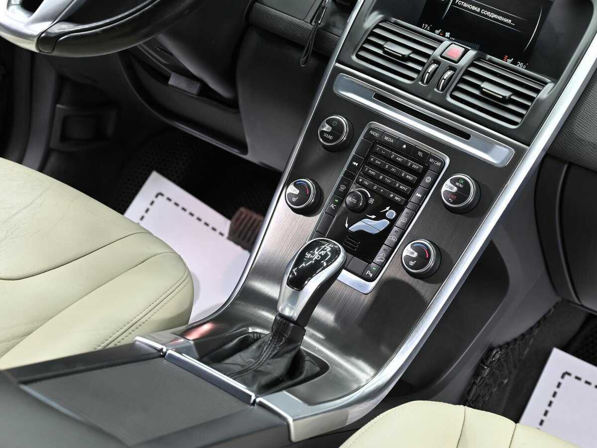 Б/У Вольво ИксЦ60 2014 года. Фото: #11