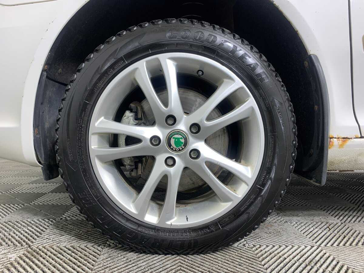 Б/У Шкода Октавия 2012 года. Фото: #9