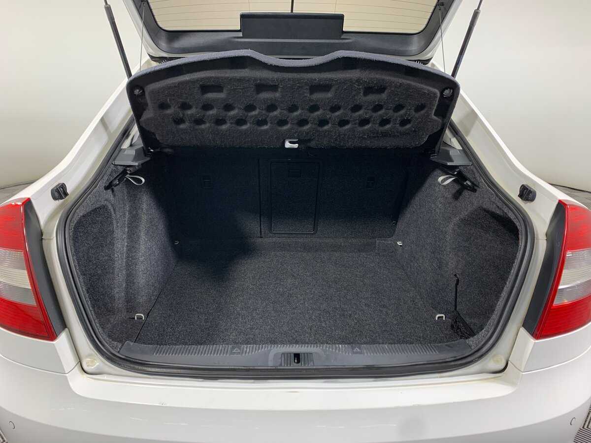 Б/У Шкода Октавия 2012 года. Фото: #18