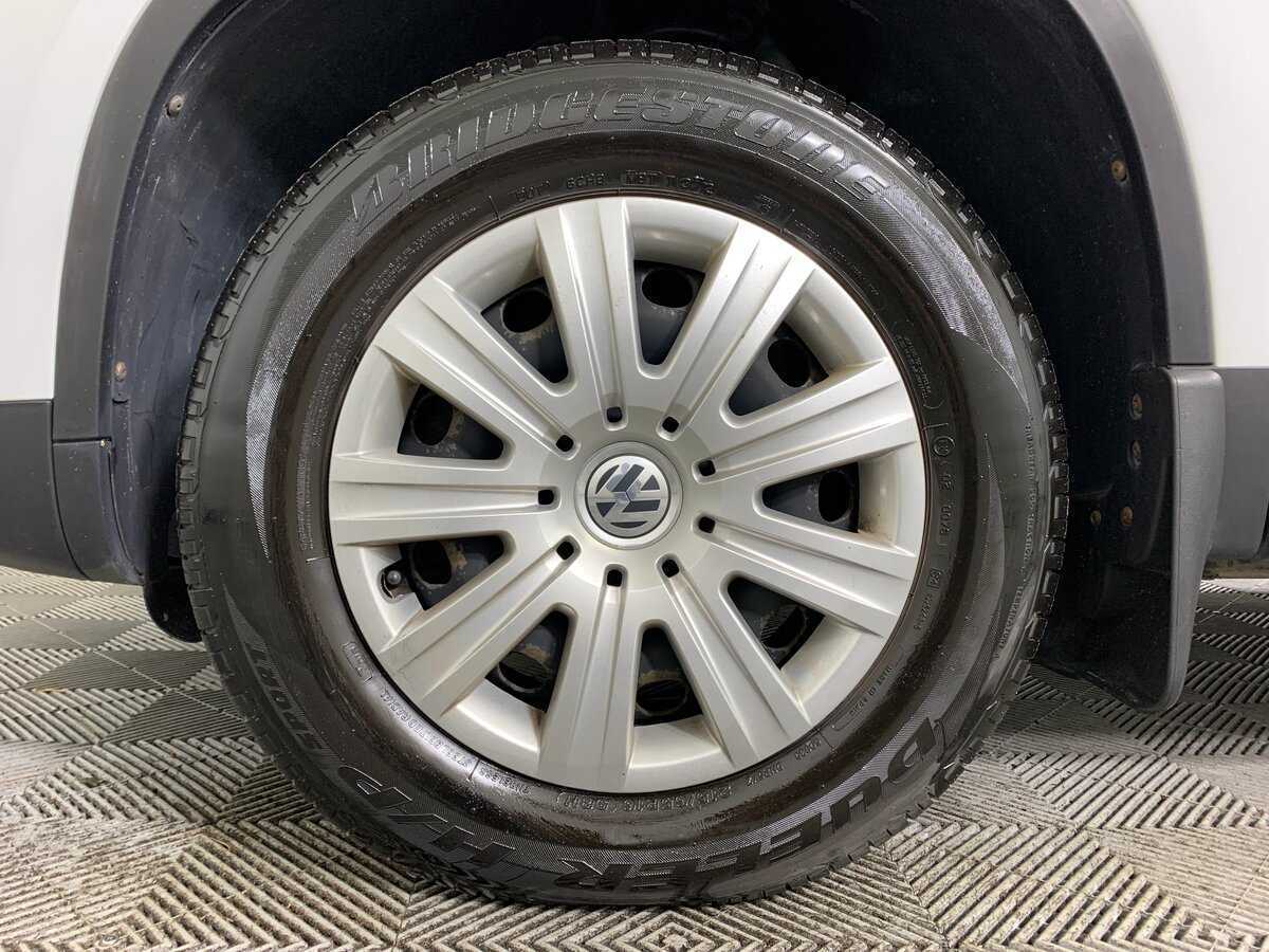 Б/У Фольксваген Тигуан 2015 года. Фото: #8