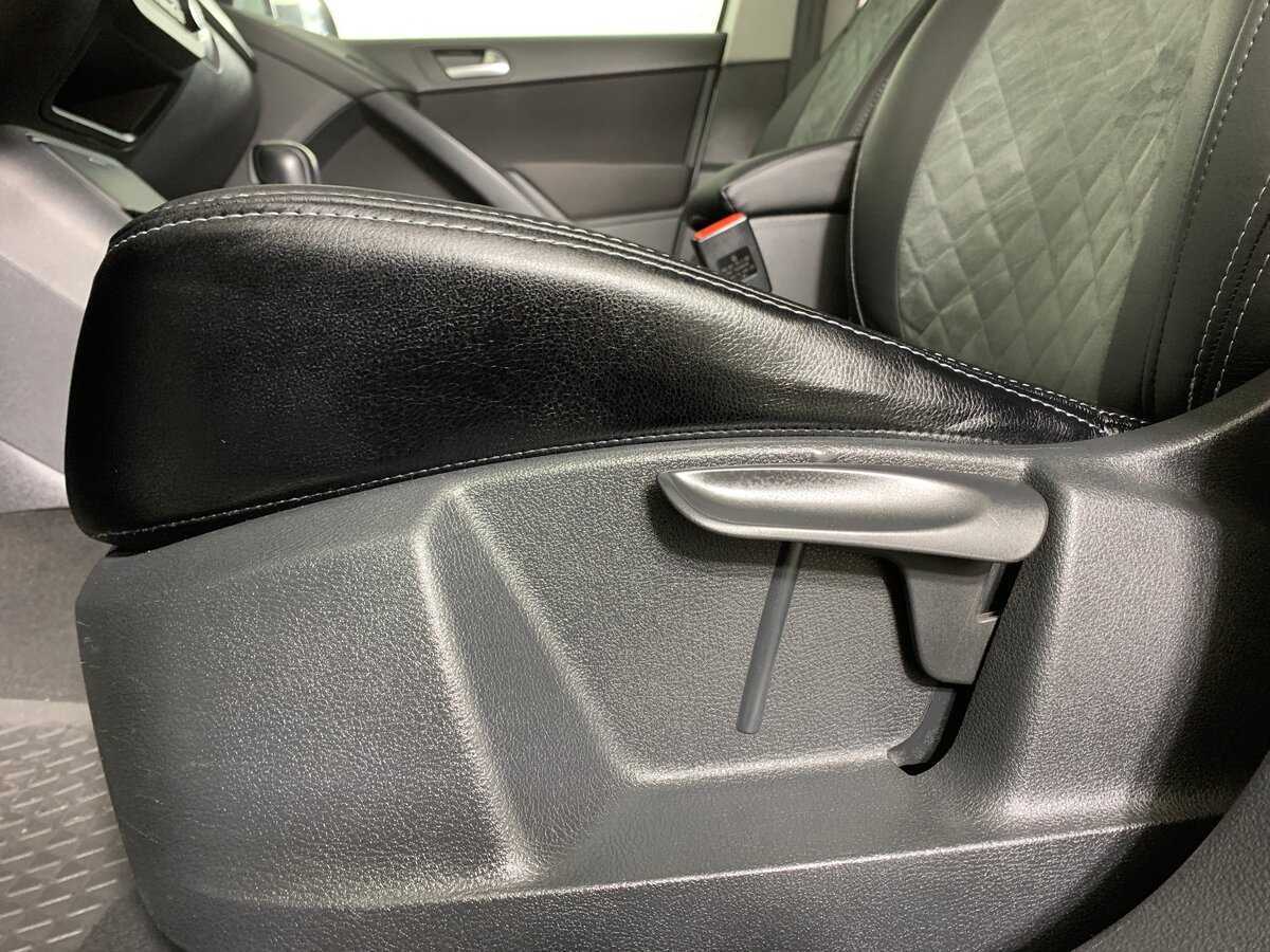 Б/У Фольксваген Тигуан 2015 года. Фото: #16