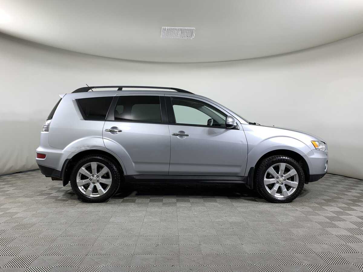 Б/У Митсубиши Оутлэндер 2012 года. Фото: #3