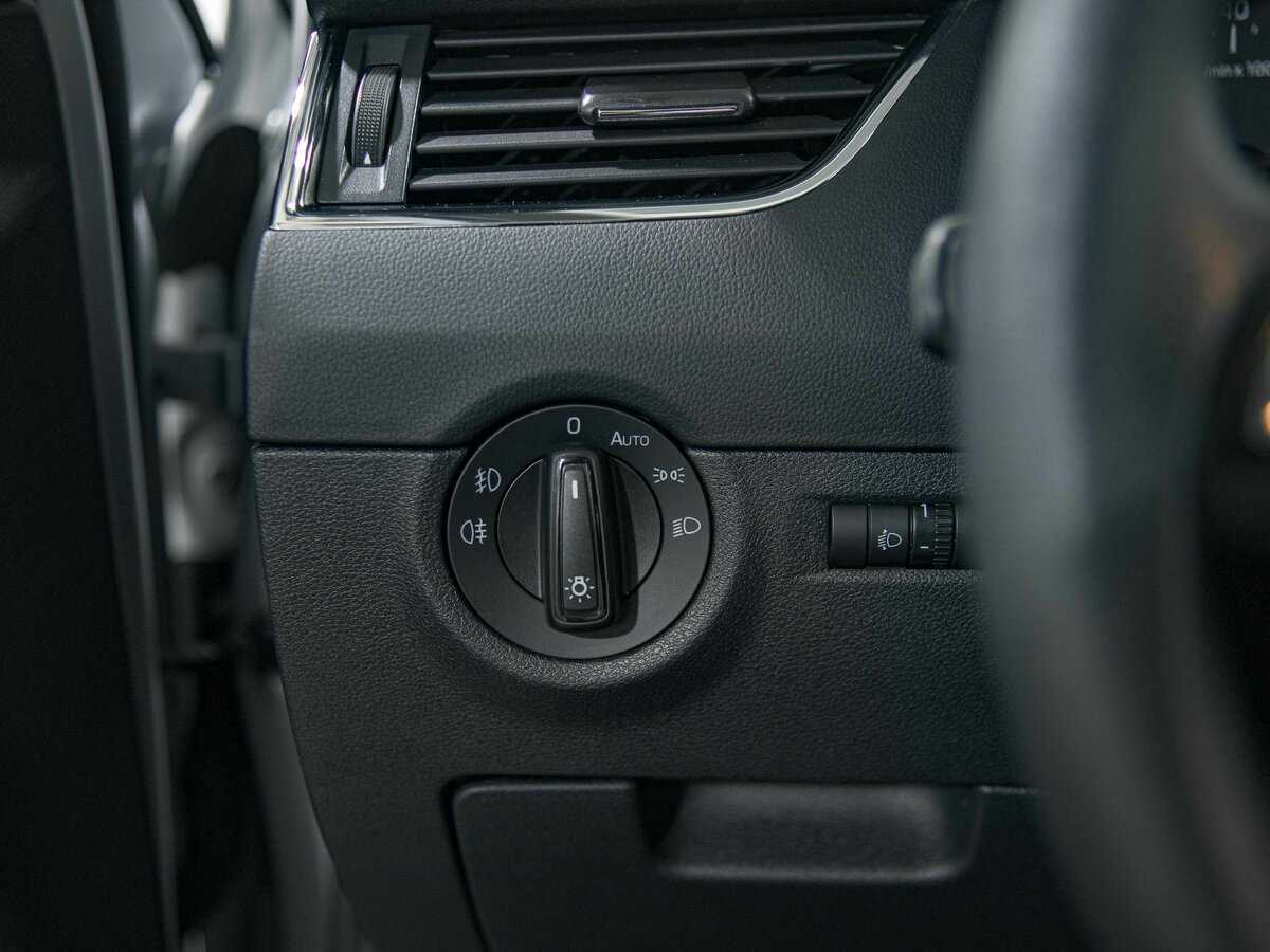 Б/У Шкода Октавия 2014 года. Фото: #10