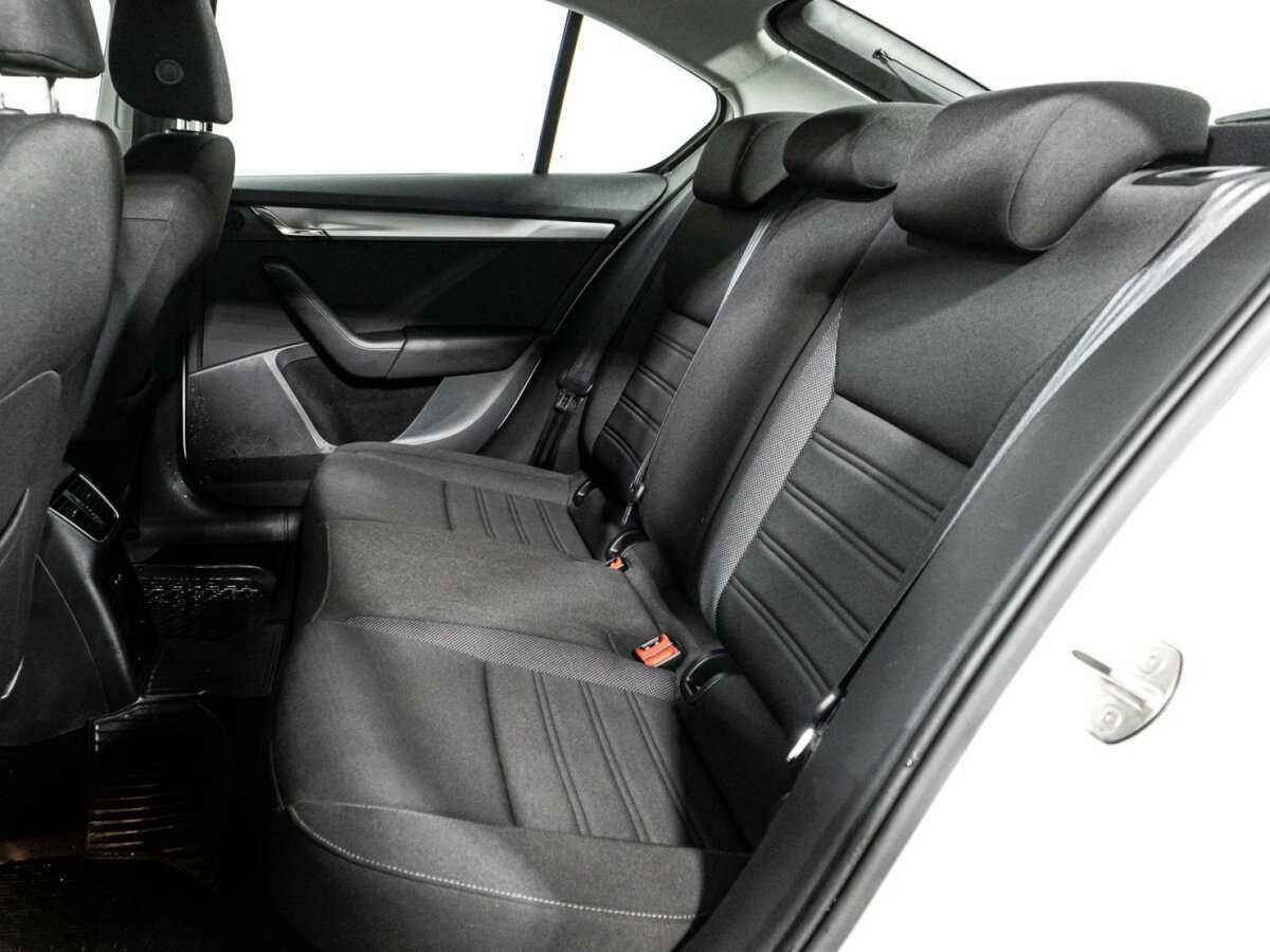 Б/У Шкода Октавия 2019 года. Фото: #9