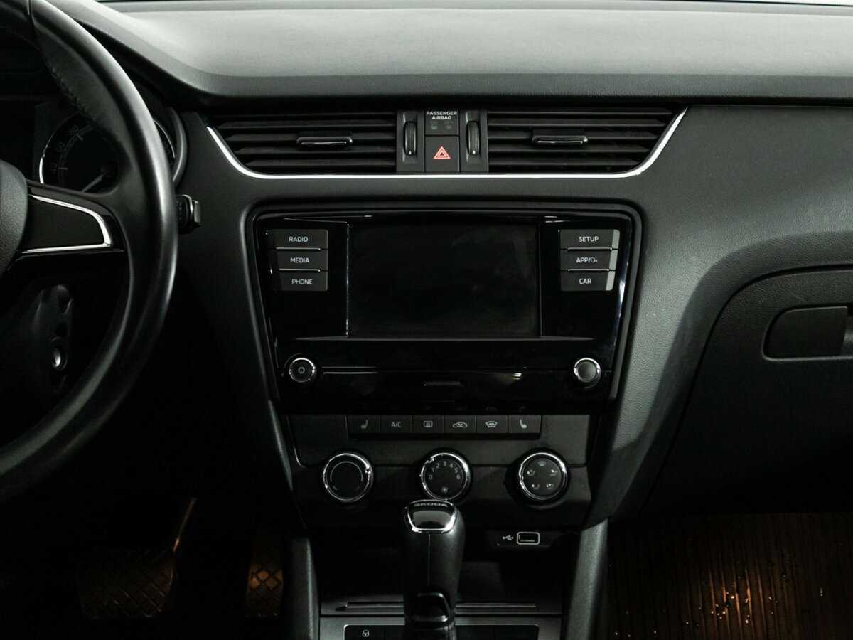 Б/У Шкода Октавия 2019 года. Фото: #13