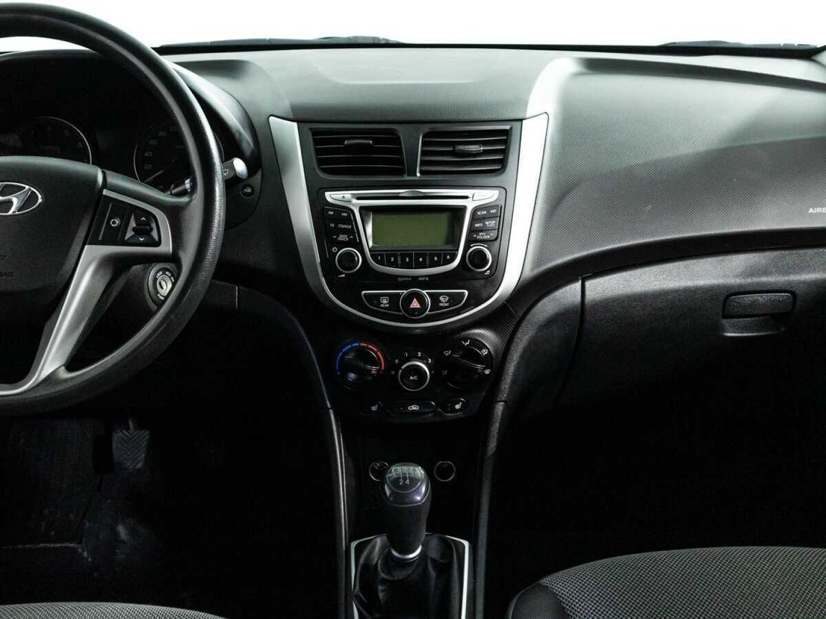 Б/У Хендай Солярис 2013 года. Фото: #13