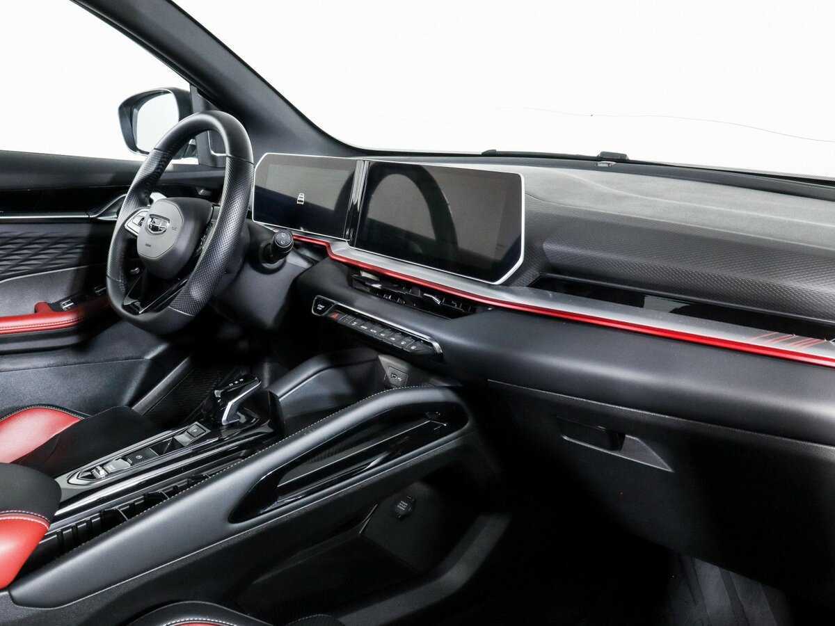 Geely Coolray 2023 года с пробегом. Фото: #5