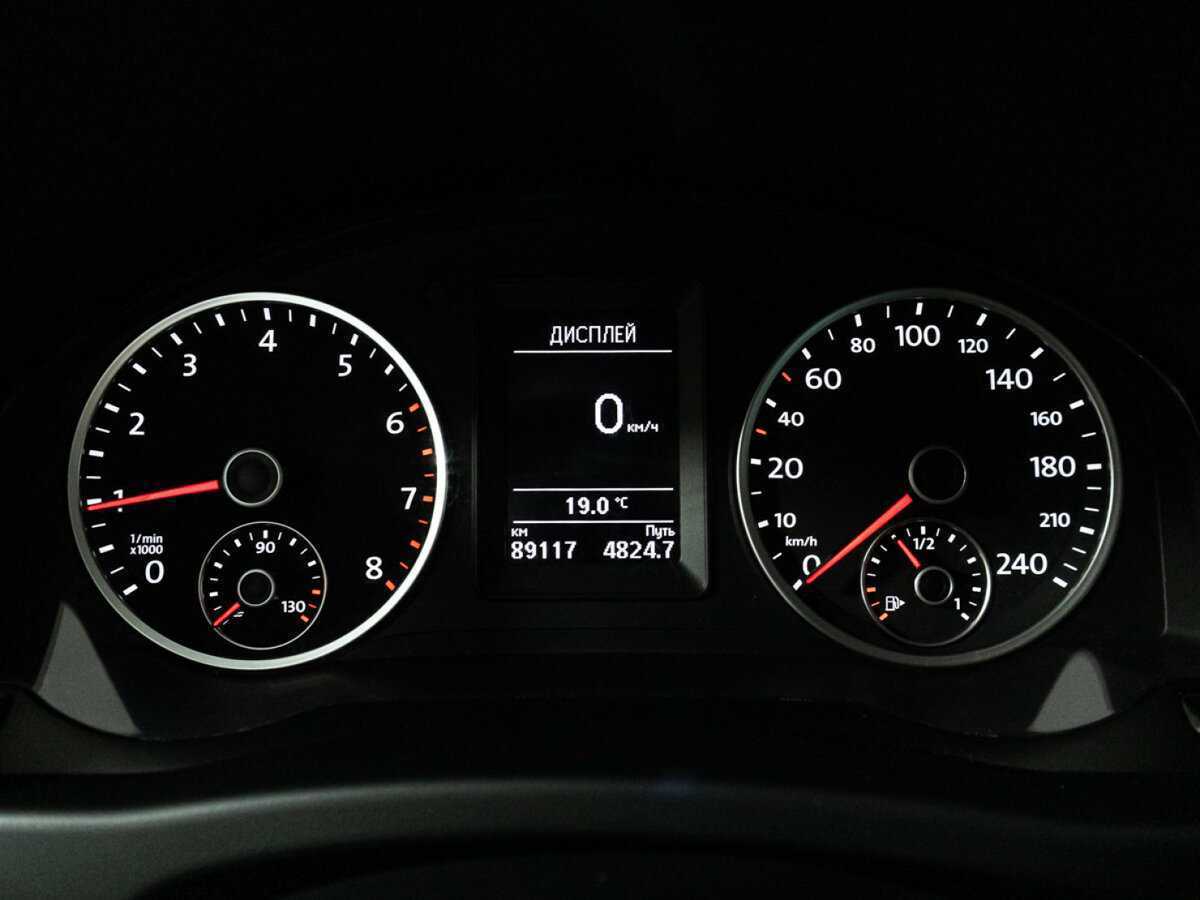 Б/У Фольксваген Тигуан 2015 года. Фото: #11