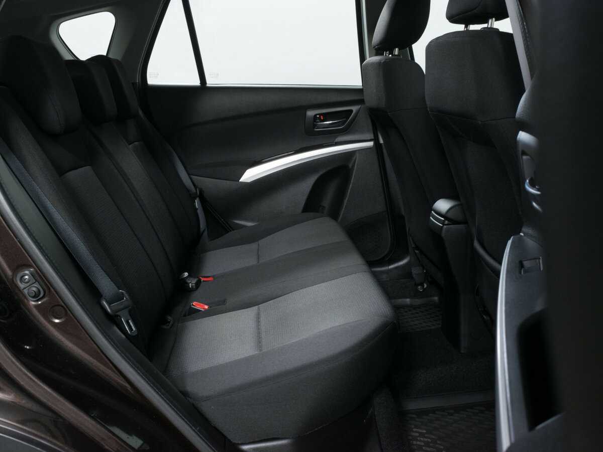 Б/У Сузуки С-Икс4 2014 года. Фото: #9